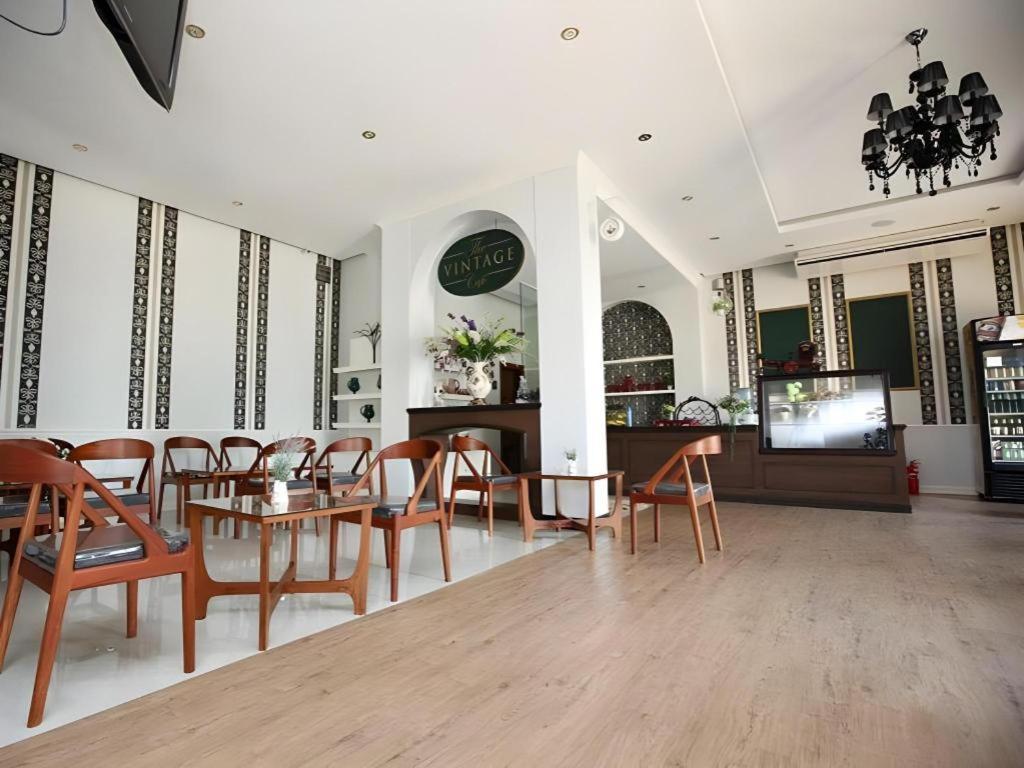 Phonethip Plaza Hotel Vientiane Bagian luar foto