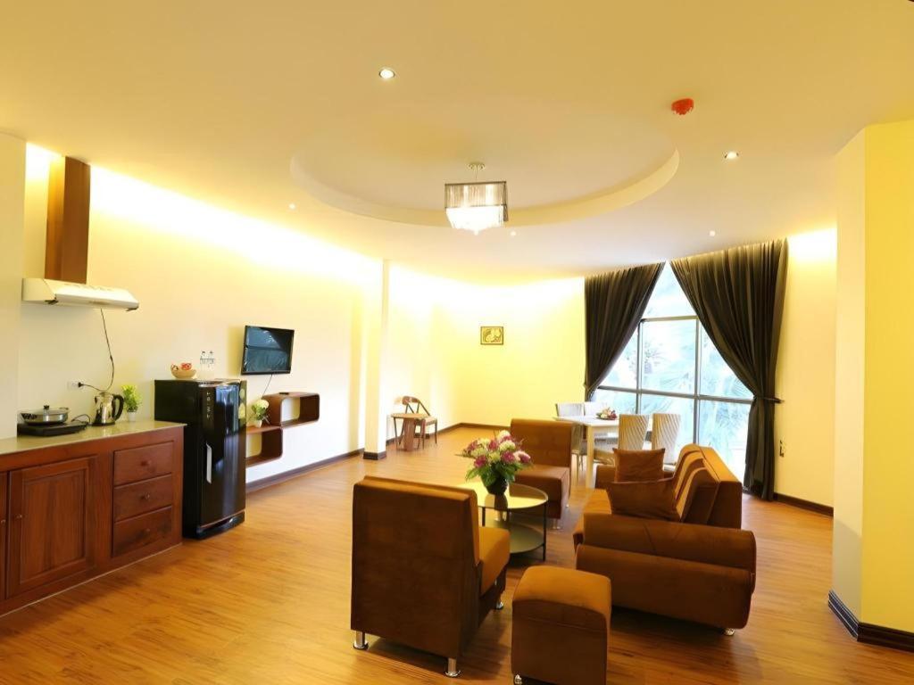 Phonethip Plaza Hotel Vientiane Bagian luar foto