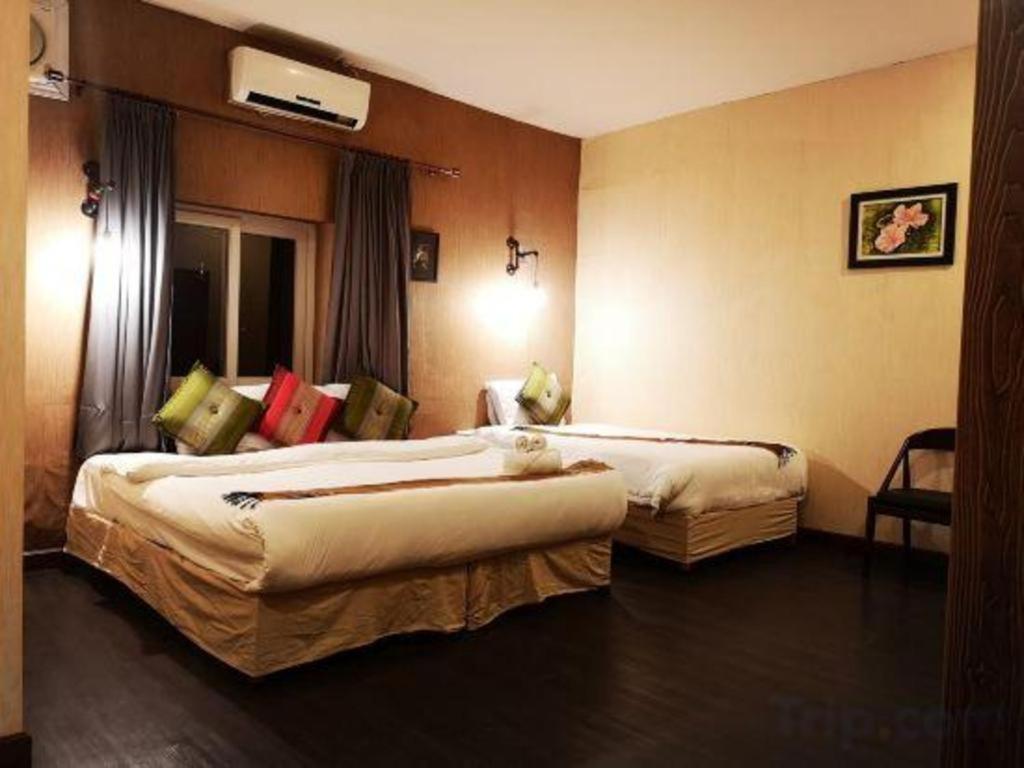 Phonethip Plaza Hotel Vientiane Bagian luar foto