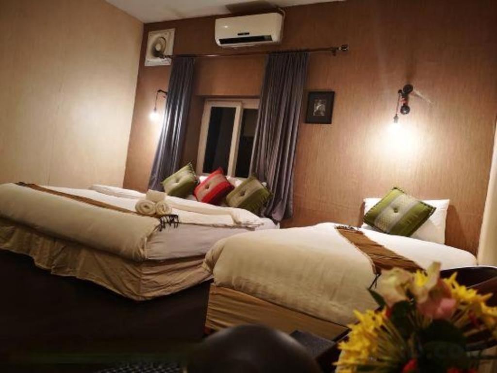 Phonethip Plaza Hotel Vientiane Bagian luar foto