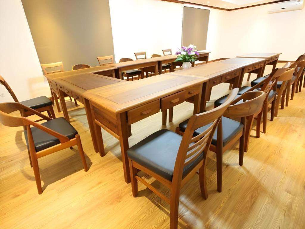 Phonethip Plaza Hotel Vientiane Bagian luar foto