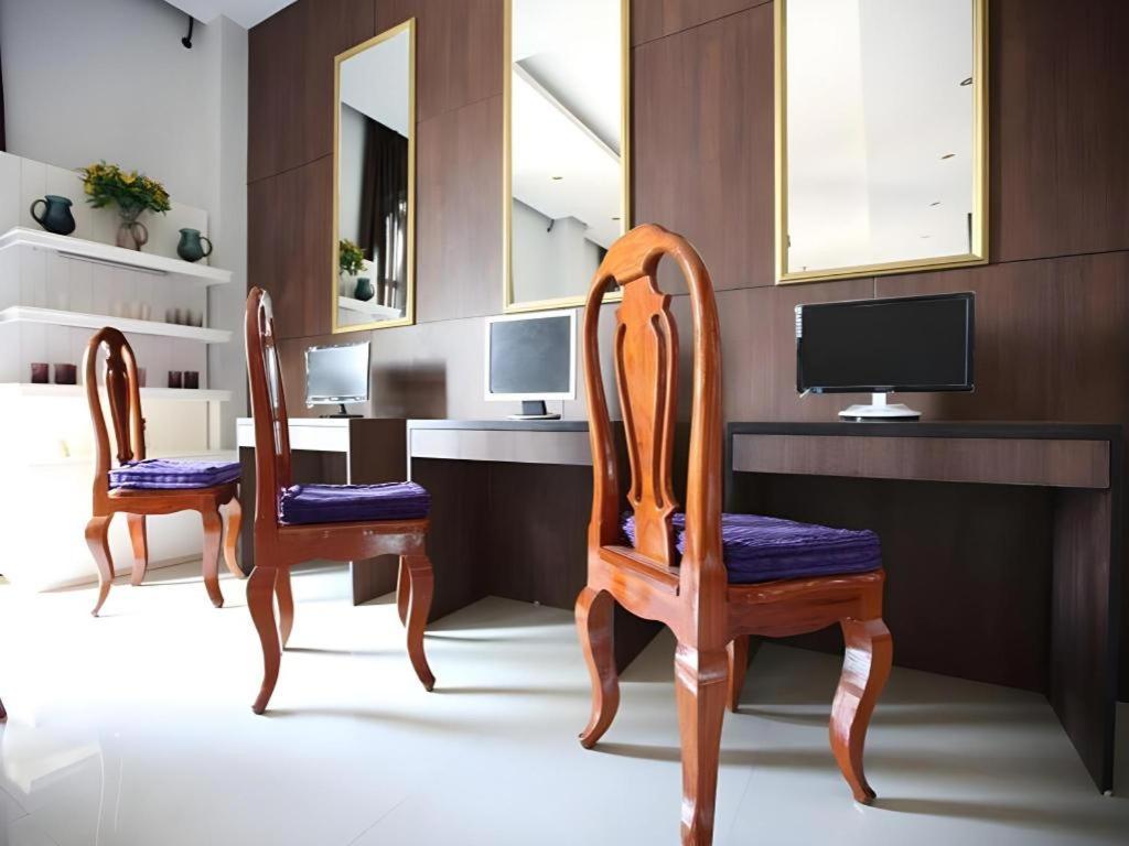 Phonethip Plaza Hotel Vientiane Bagian luar foto