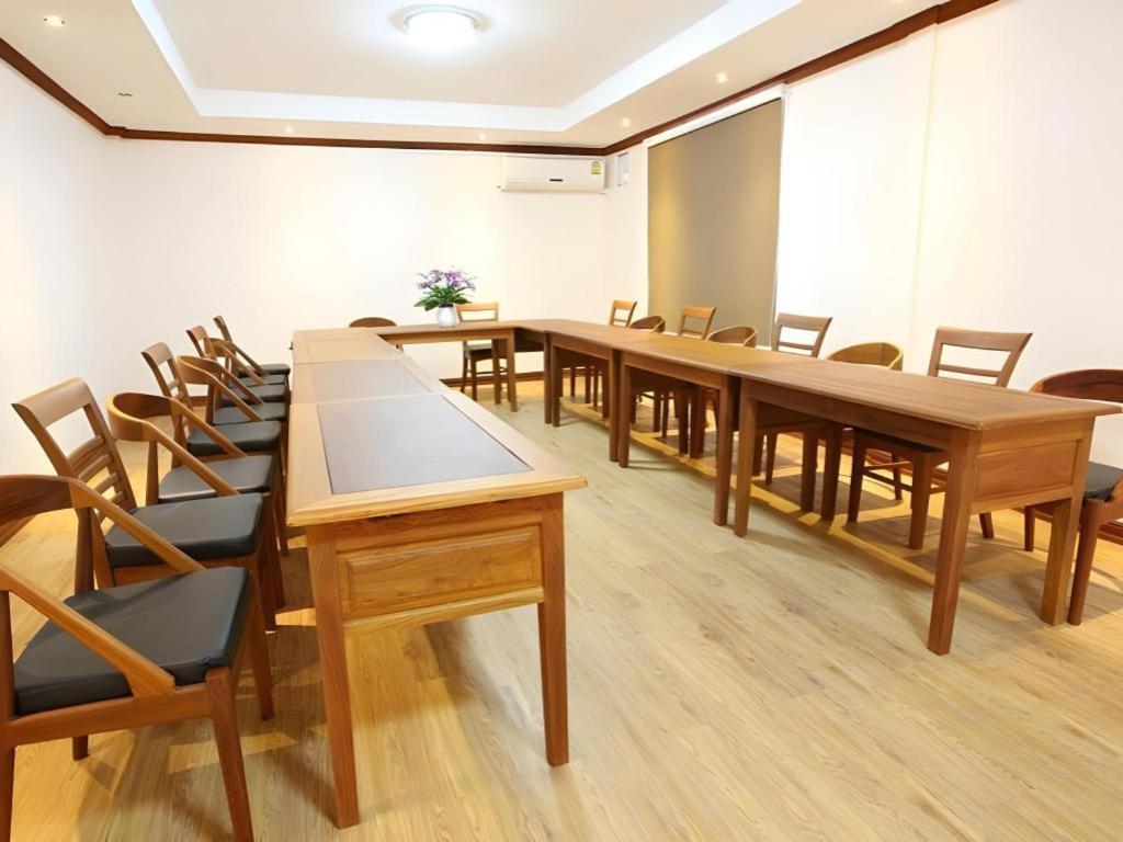 Phonethip Plaza Hotel Vientiane Bagian luar foto
