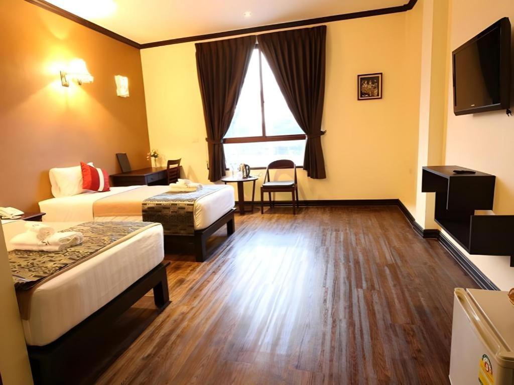 Phonethip Plaza Hotel Vientiane Bagian luar foto