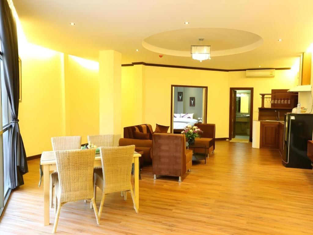Phonethip Plaza Hotel Vientiane Bagian luar foto