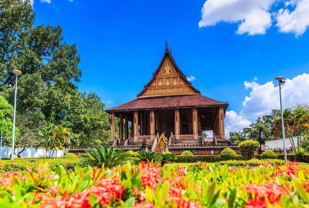 Phonethip Plaza Hotel Vientiane Bagian luar foto