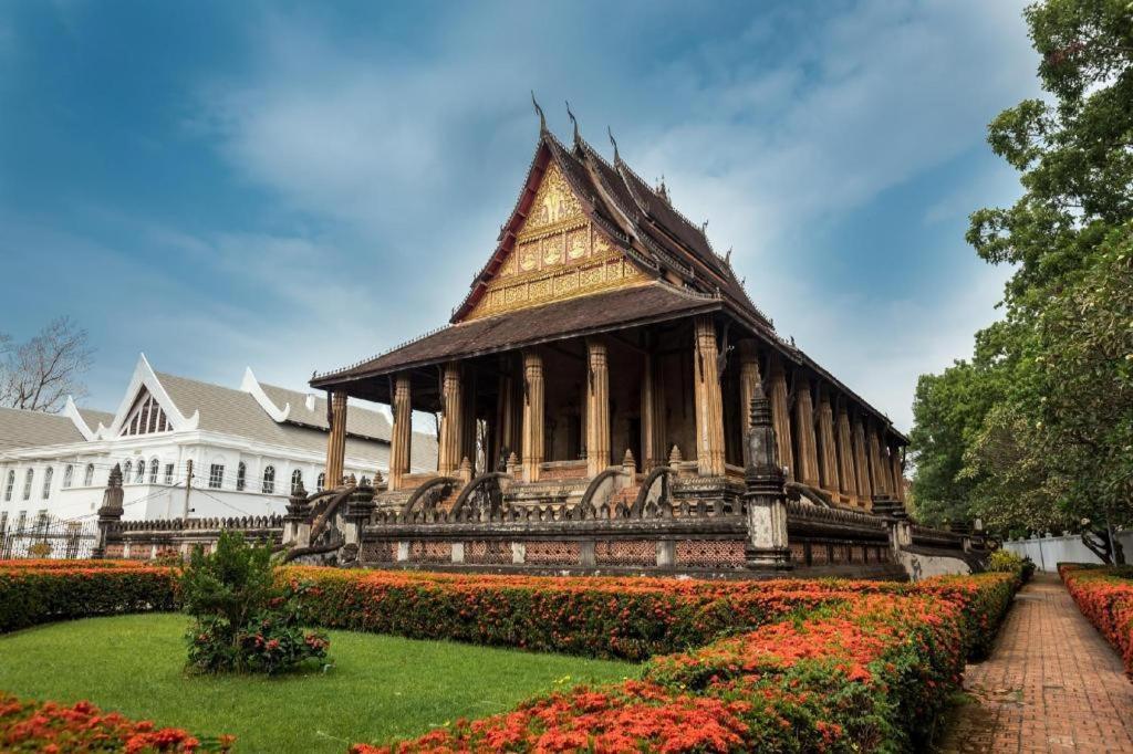 Phonethip Plaza Hotel Vientiane Bagian luar foto