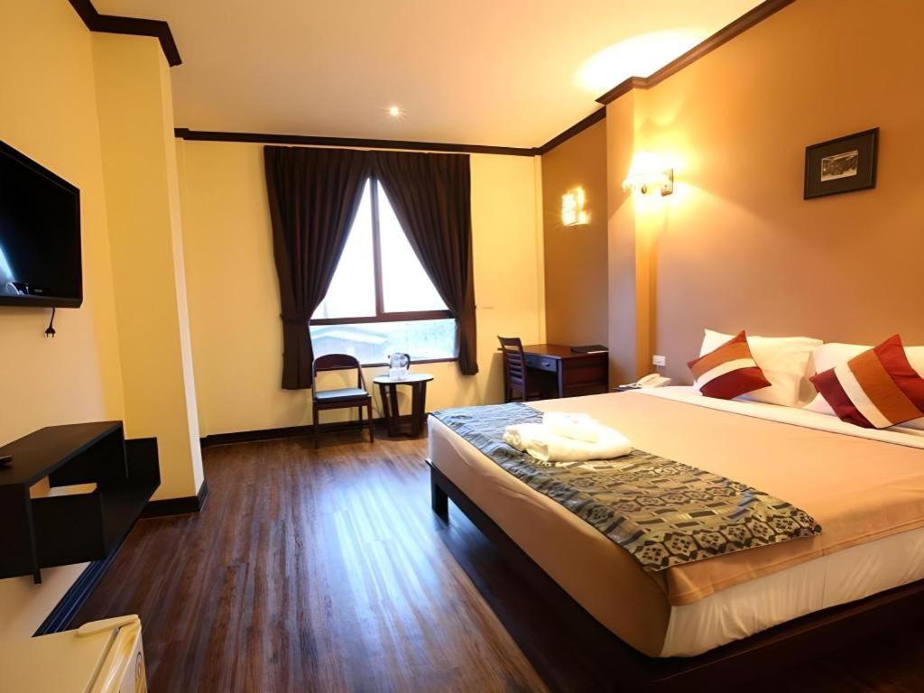 Phonethip Plaza Hotel Vientiane Bagian luar foto